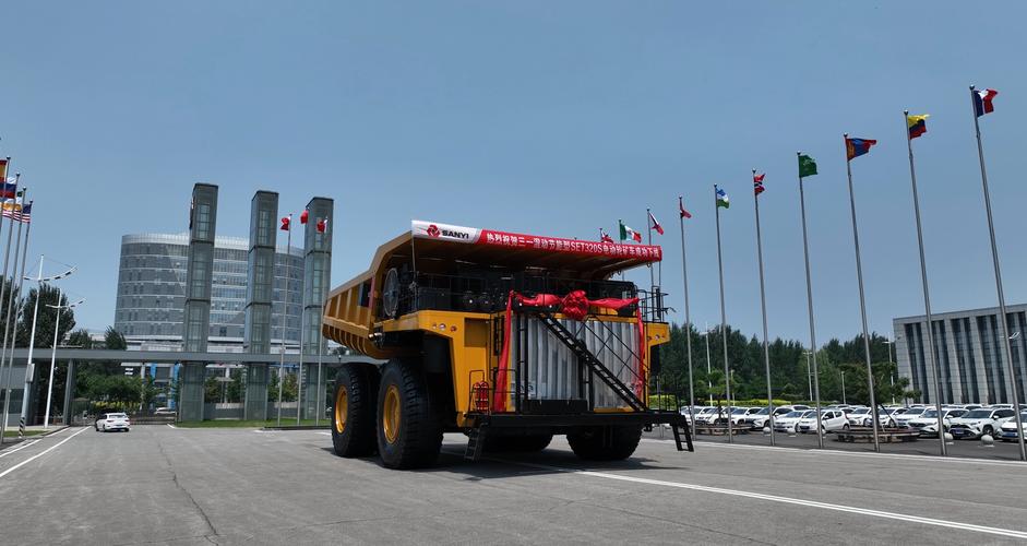 关于凿岩台车,下列说法错误的是( )。