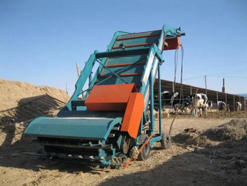 青（qīng）貯取料機 