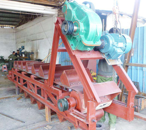 挖鬥（dòu）提升機