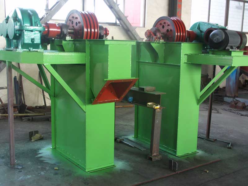 環鏈鬥（dòu）式（shì）提升機