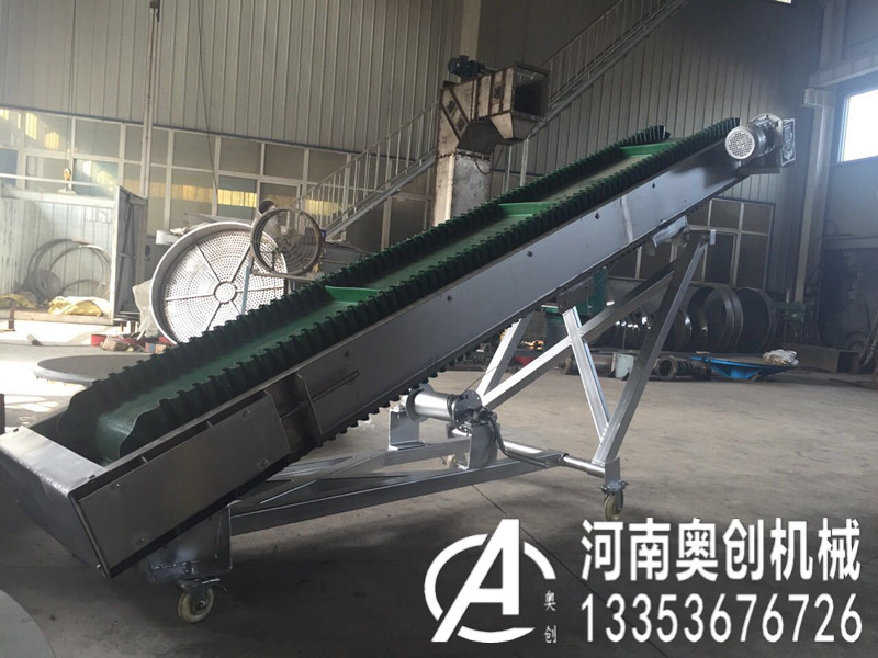移動式（shì）擋邊皮帶（dài）輸送機詳解
