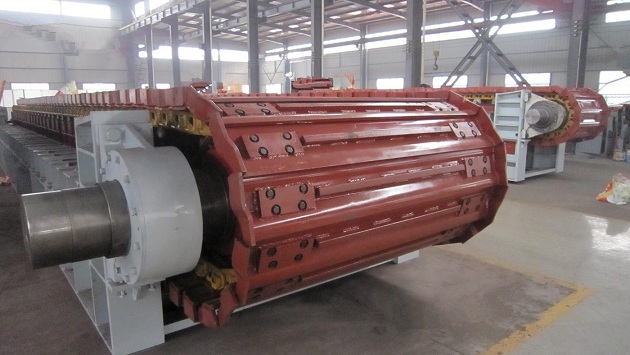 高（gāo）清鱗板輸送機設備圖片