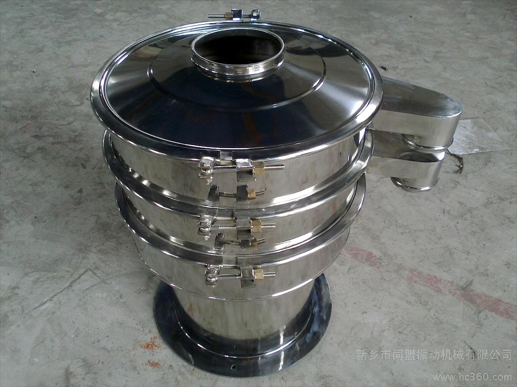 三（sān）次元（yuán）旋振篩廠家展示
