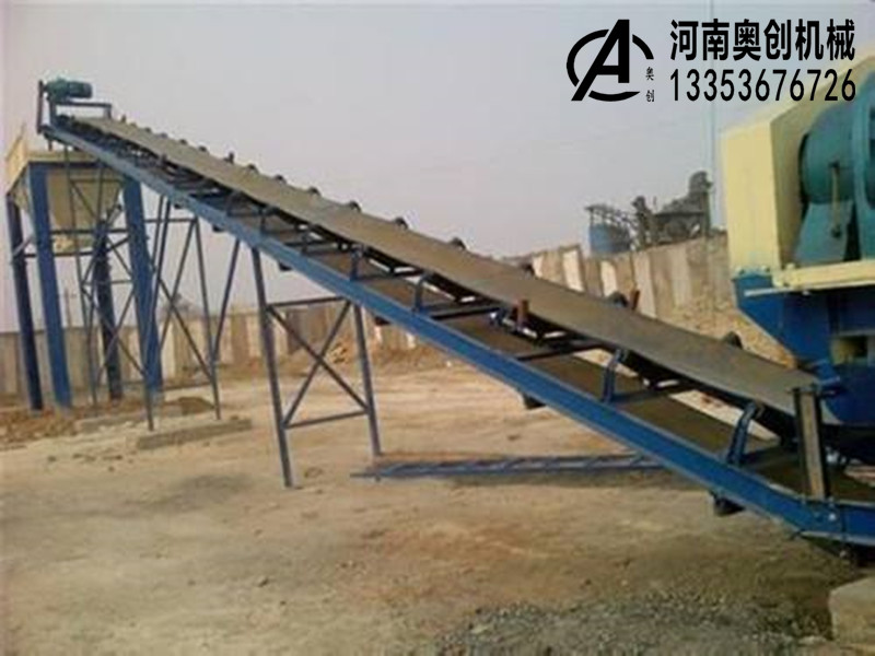 皮（pí）帶（dài）輸（shū）送（sòng）機（jī）使用現場展示