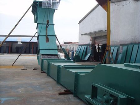 大型埋刮板輸送機廠家展（zhǎn）示