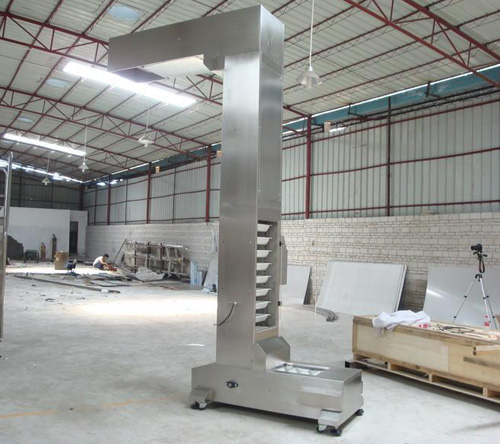 91官网Z型翻鬥提升機展示（shì）