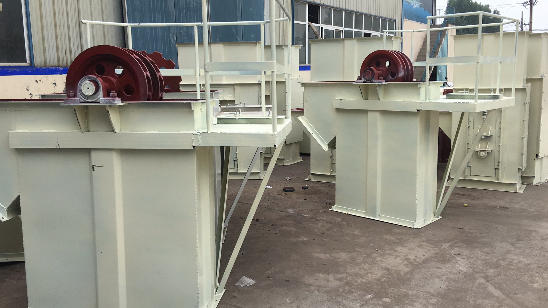 環鏈鬥提機廠家展（zhǎn）示