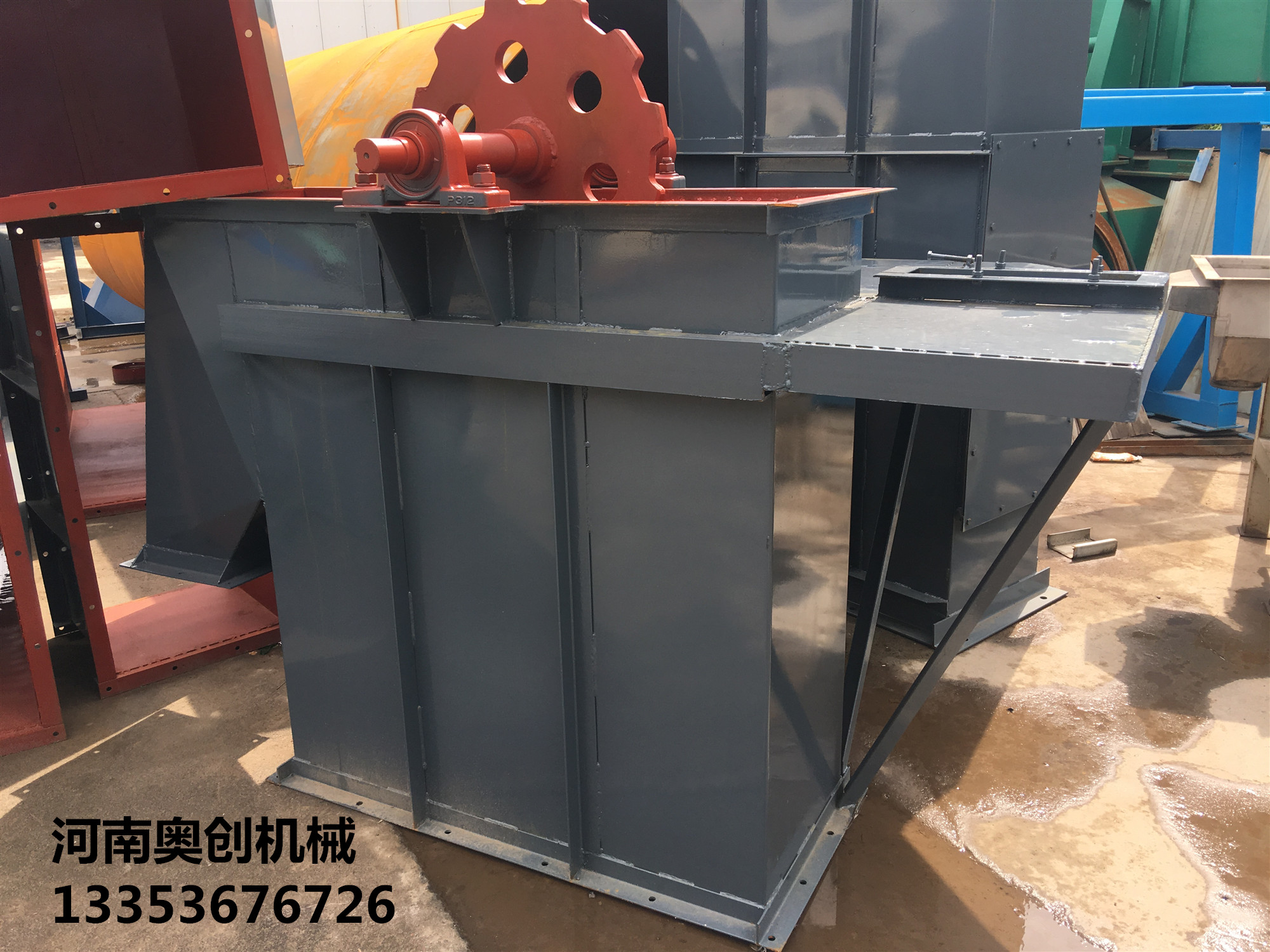 鬥式提升機（jī）廠家展（zhǎn）示1