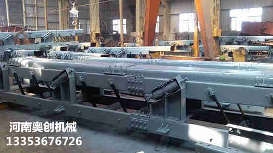 水（shuǐ）泥熟料振動輸送機2