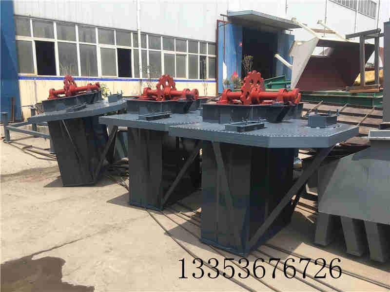 板鏈鬥提機多台廠家展示