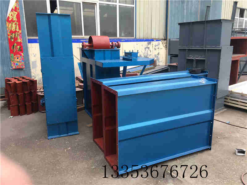 小(xiǎo)型膠帶式提升機2 小型膠帶(dài)式提升機2