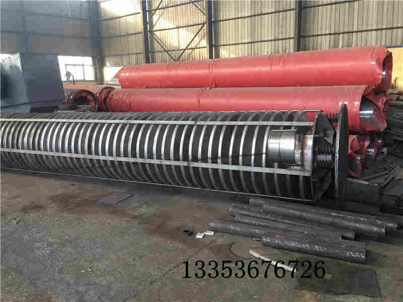 垂直振動提升機製作中