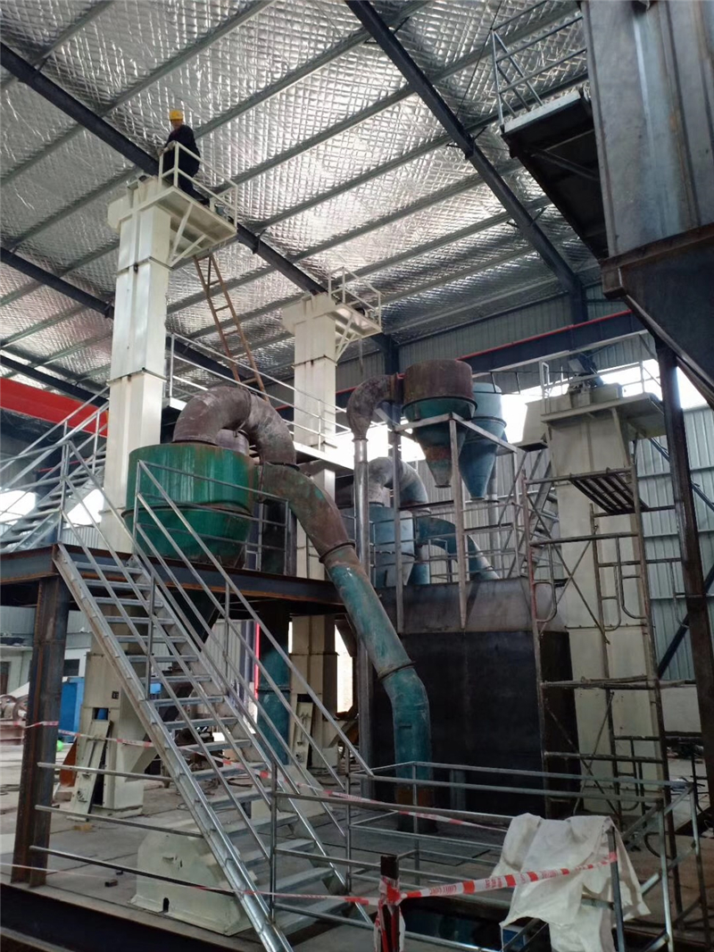 奧(ào)創(chuàng)鬥式(shì)提升機使(shǐ)用現場 91官网鬥式提升機使(shǐ)用現場