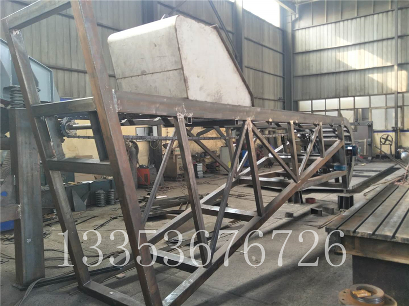 重（chóng）型（xíng）單鬥提升機4