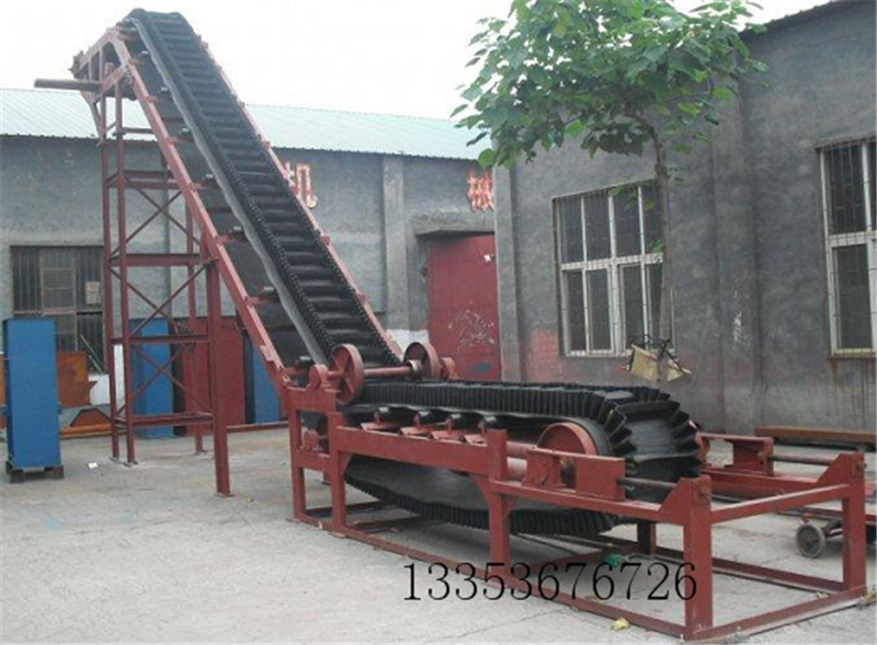 大傾角波狀擋邊（biān）皮帶輸送機