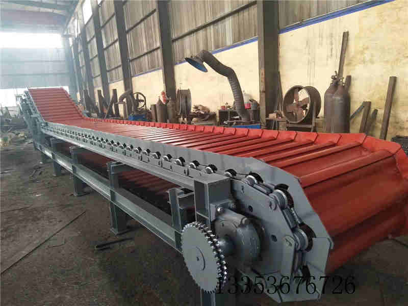 礦山含泥破碎（suì）後的礦石塊料板式喂料機