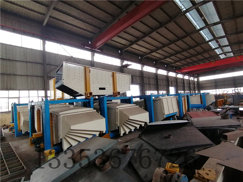 方形搖擺篩和圓(yuán)形(xíng)搖擺篩的主要區別在哪些方麵(miàn)? 方形搖擺篩和圓形搖擺篩的主要(yào)區別在哪些方麵?