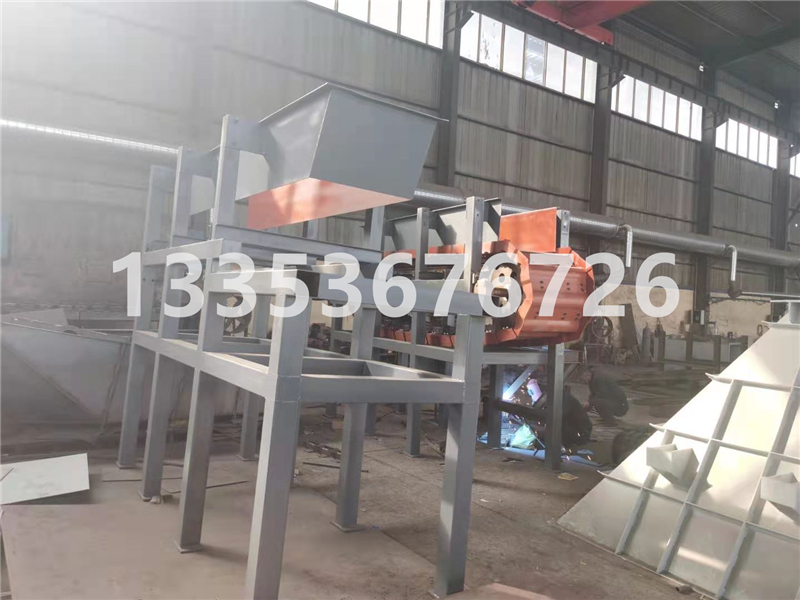 板式(shì)給礦機-鱗板(bǎn)輸(shū)送機廠家-原理型號鏈條 板式給礦機-鱗(lín)板輸送(sòng)機廠家-原理型號鏈條