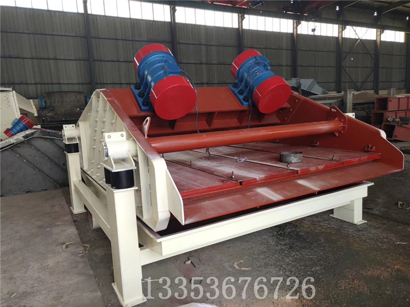 砂石料廠水洗砂直線脫水篩在使用時我們要注（zhù）意（yì）哪些？1