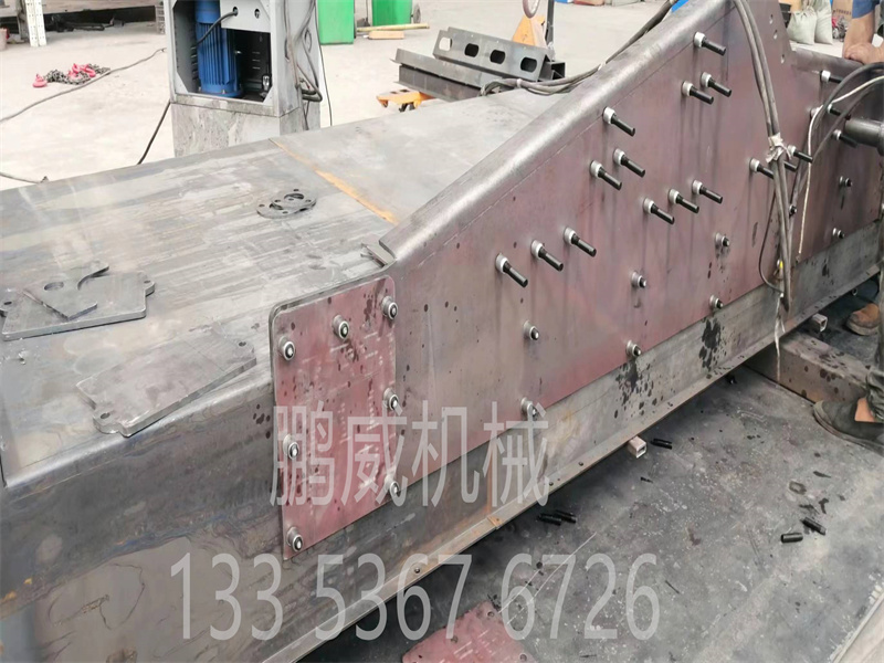 振（zhèn）動篩主體裝配拚接1